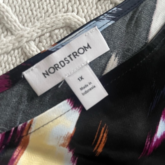 New! Nordstrom brand Women's Sleeveless Abstract Print Blouse Size 1X - Picture 7 of 13